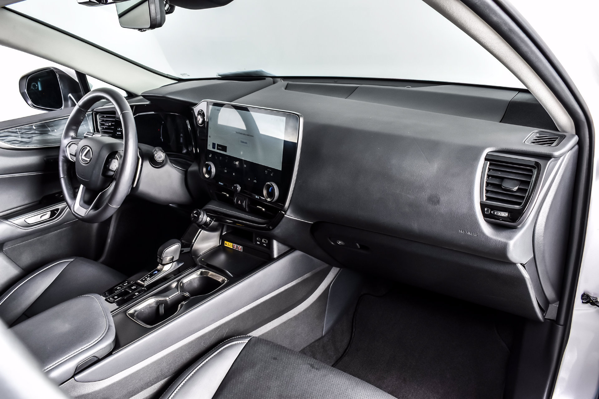 Used 2025 Lexus NX 350h AWD w/ Cold Area Package image 22