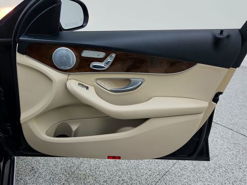 Used 2018 Mercedes-Benz C 300 Sedan image 31