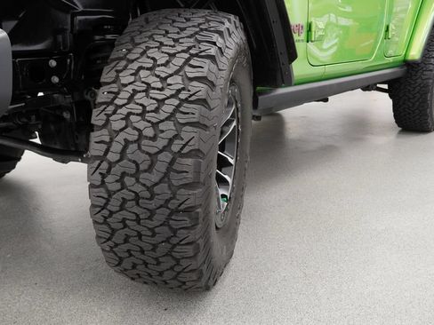 Used 2025 Jeep Wrangler Unlimited Rubicon w/ XTREMEE 35" Tire Package AWD/4WD image 20