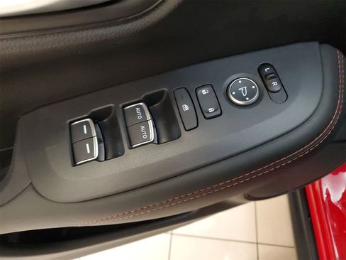 Certified 2025 Honda HR-V Sport image 16