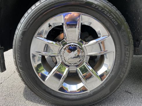 Used 2018 Chevrolet Silverado 1500 LTZ Z71 w/ LTZ Plus Package AWD/4WD image 44
