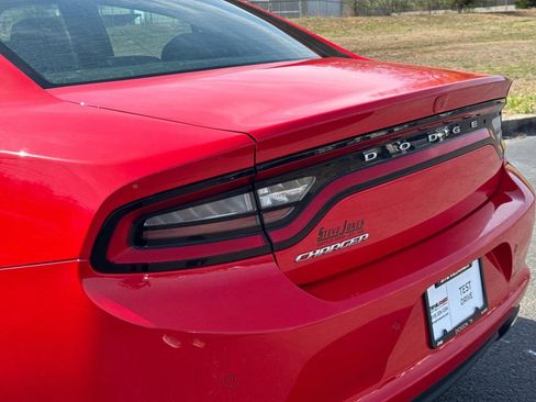 Used 2019 Dodge Charger SXT w/ Leather Interior Group RWD image 12