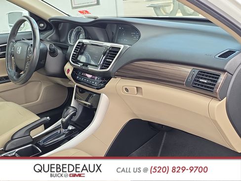 Used 2017 Honda Accord Touring image 29