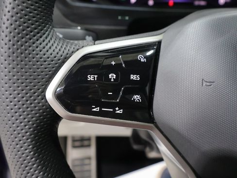 Used 2022 Volkswagen Tiguan SEL R-Line AWD/4WD image 38