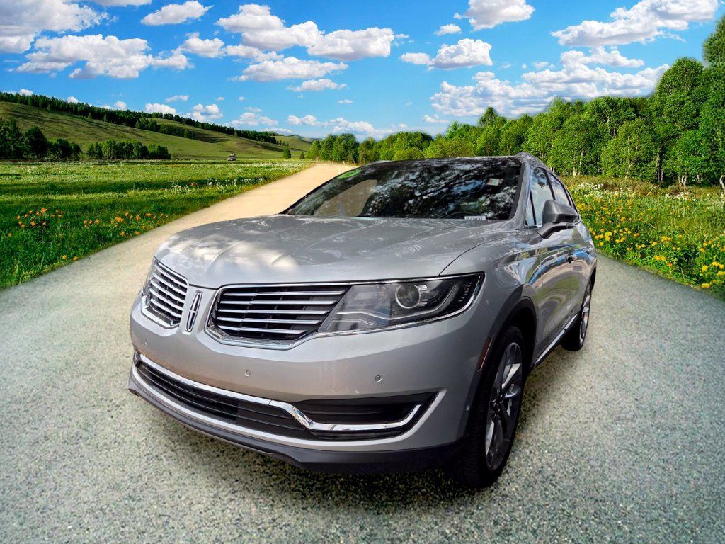 Used 2018 Lincoln MKX Reserve w/ Driver Assistance Package FWD image 2