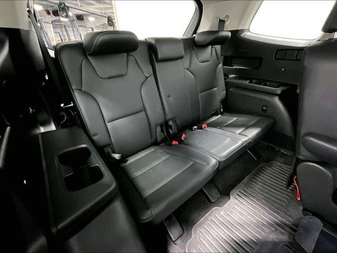 Used 2024 Kia Telluride EX w/ EX Captain's Chair Package FWD image 34