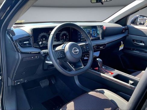 New 2026 Nissan Kicks SR FWD image 7