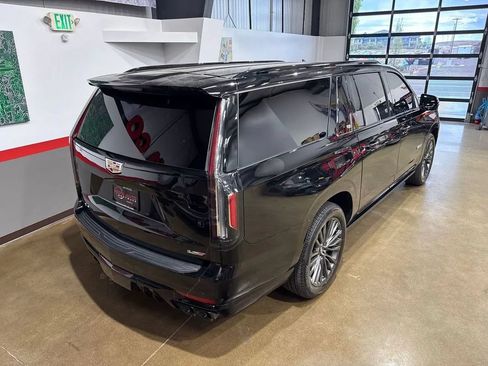 Used 2023 Cadillac Escalade ESV V AWD/4WD image 43