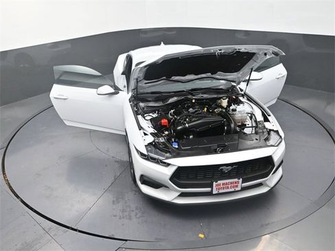 Used 2024 Ford Mustang Coupe image 32