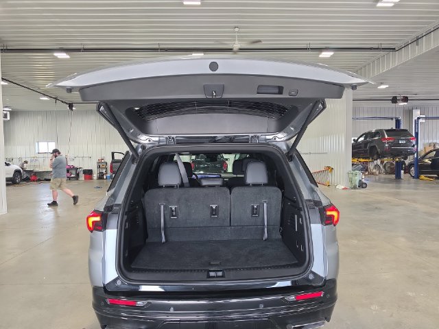 Used 2026 Buick Enclave Sport Touring AWD/4WD image 29