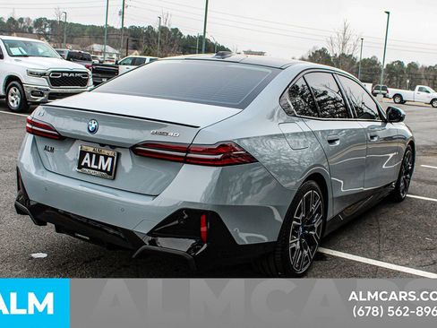 Used 2025 BMW i5 eDrive40i w/ M Sport Package RWD image 5
