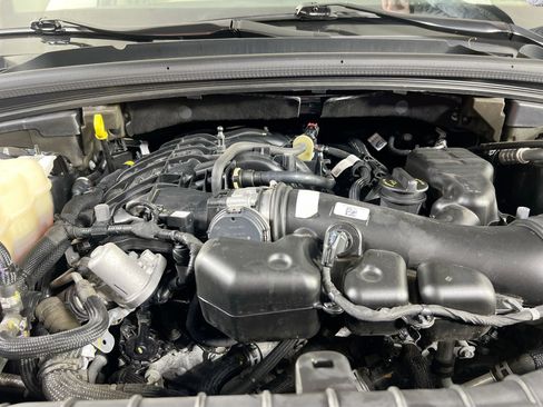 Used 2022 Jeep Grand Cherokee Limited image 31