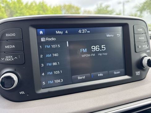 Used 2020 Hyundai Santa Fe SE FWD image 16