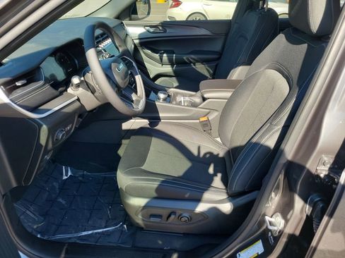 New 2025 Jeep Grand Cherokee Laredo image 25