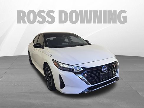 Used 2025 Nissan Sentra SR FWD image 3