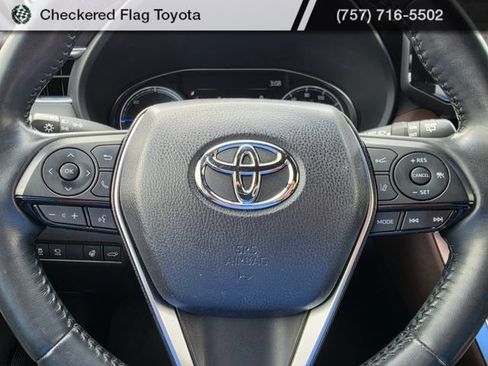 Used 2021 Toyota Venza Limited w/ Carpet Mat Package (TMS) AWD/4WD image 13
