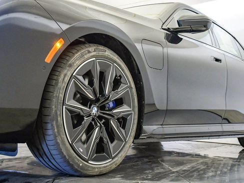 New 2026 BMW 750e xDrive w/ Executive Package image 10