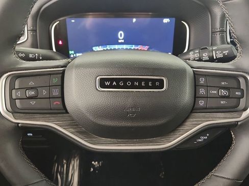 Used 2023 Jeep Wagoneer Series II AWD/4WD image 12