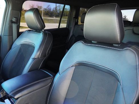 Used 2022 Jeep Grand Cherokee L Laredo image 10