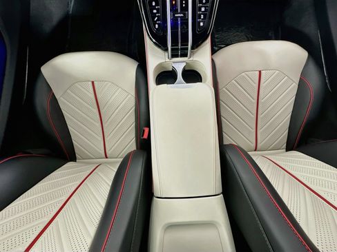 Used 2026 Aston Martin V8 Vantage S RWD image 26