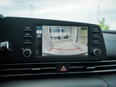 New 2025 Hyundai Elantra SE image 23