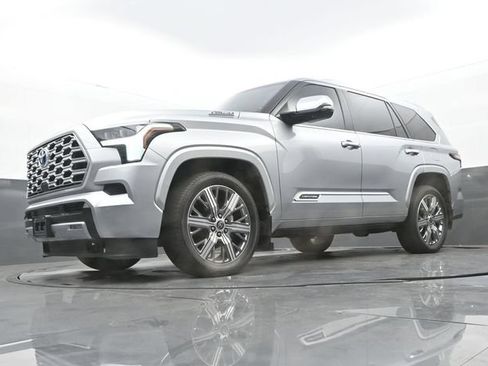 Used 2024 Toyota Sequoia Capstone RWD image 12