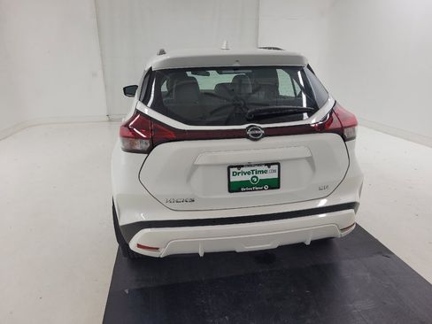 Used 2023 Nissan Kicks SR w/ SR Premium Package FWD image 6