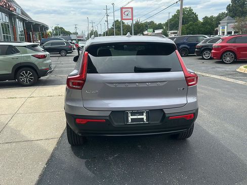 Used 2026 Volvo XC40 B5 Plus AWD/4WD image 5
