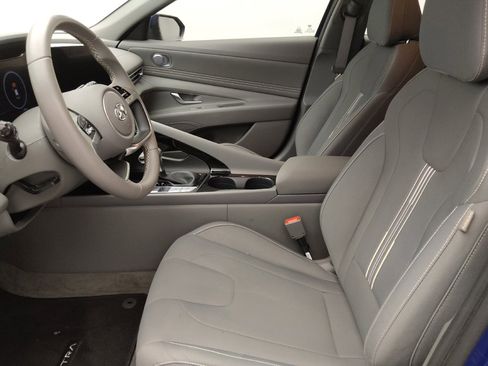 Used 2023 Hyundai Elantra SEL w/ Convenience Package image 17