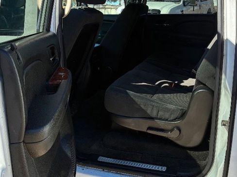 Used 2008 Chevrolet Suburban LT w/ Convenience Package 1 image 7