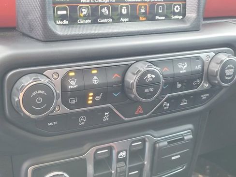 Used 2020 Jeep Gladiator Rubicon w/ Advanced Safety Group image 29