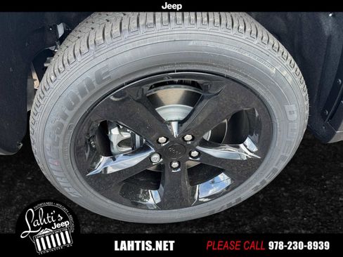 New 2025 Jeep Grand Cherokee L Altitude image 9