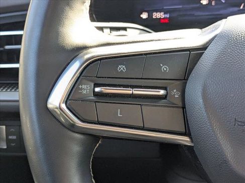 Used 2024 Chevrolet Traverse LT image 4