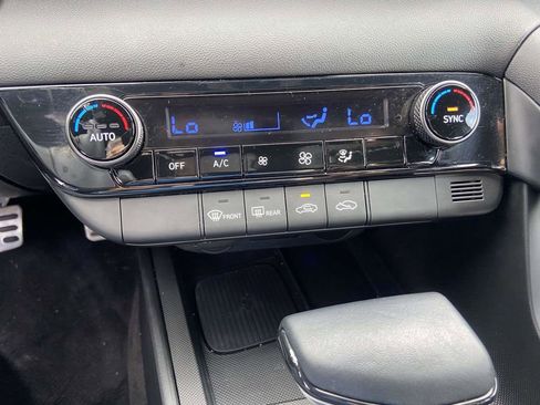 Certified 2025 Hyundai Elantra Sport FWD image 22