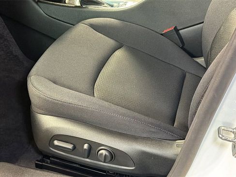 Used 2025 Chevrolet Malibu LT image 23