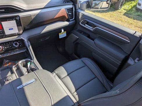 New 2026 GMC Sierra 2500 Denali w/ Denali Reserve Package image 16