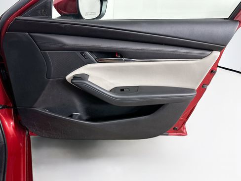 Used 2019 MAZDA MAZDA3 AWD Hatchback image 31