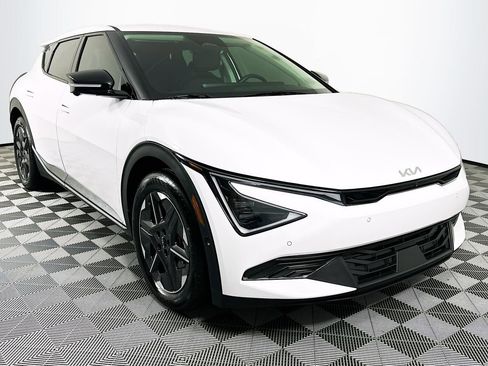 Used 2025 Kia EV6 Light w/ Light LR Technology Package RWD image 29