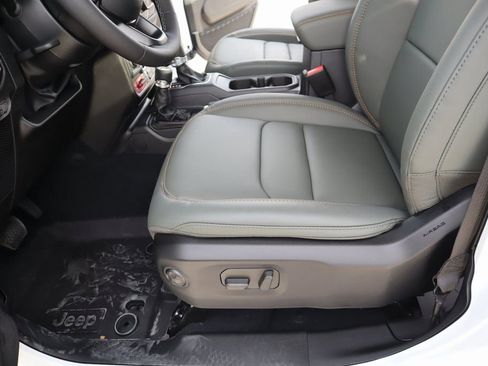 New 2026 Jeep Gladiator Mojave image 12