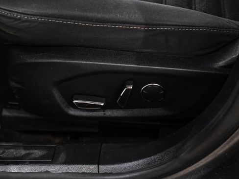 Used 2020 Ford Fusion SE image 29