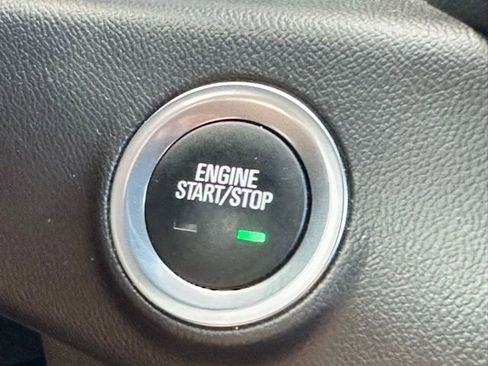 Used 2024 GMC Terrain SLT image 11