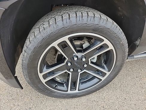 Used 2019 GMC Yukon Denali w/ Denali Ultimate Black Edition AWD/4WD image 56