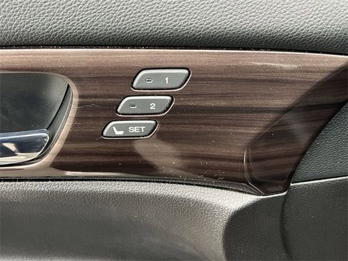 Used 2016 Honda Accord Touring image 29