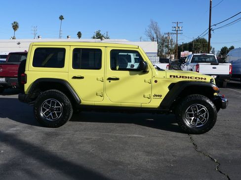 Used 2024 Jeep Wrangler Unlimited Rubicon image 3