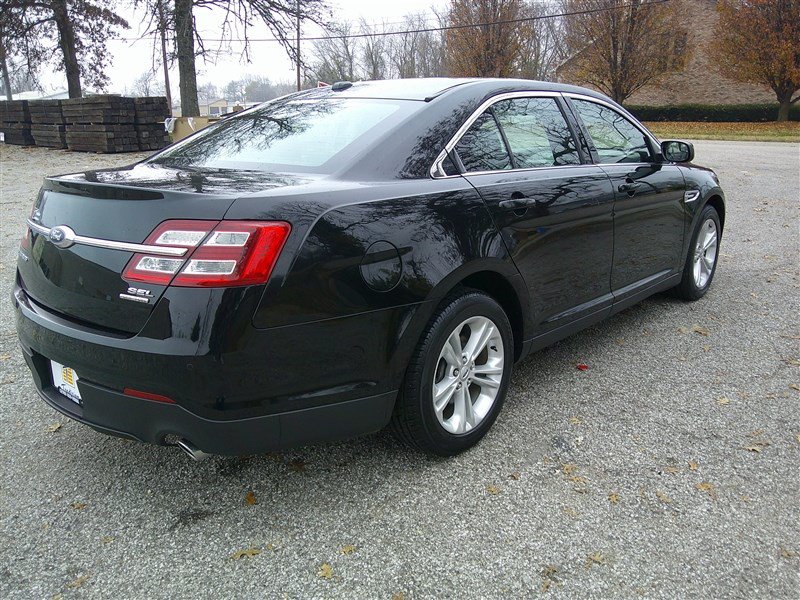 Used 2018 Ford Taurus SEL FWD image 5