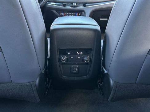 Used 2023 Buick Enclave Essence FWD image 21