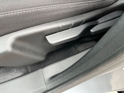 Used 2025 Chevrolet Equinox LT FWD image 22