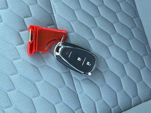 Certified 2020 Chevrolet Equinox LS w/ LS Convenience Package AWD/4WD image 28