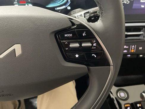 New 2026 Kia Niro EX image 22