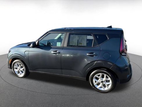 Used 2025 Kia Soul LX w/ LX Technology Package image 10
